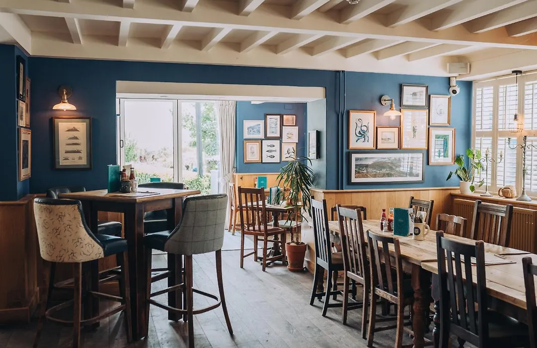 Lulworth Cove Inn-1